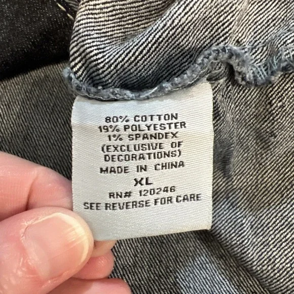 Wallflower Women's XL Dark Wash Studded Denim Vest Frayed Cropped Blue Jacket XL - Picture 10 of 11